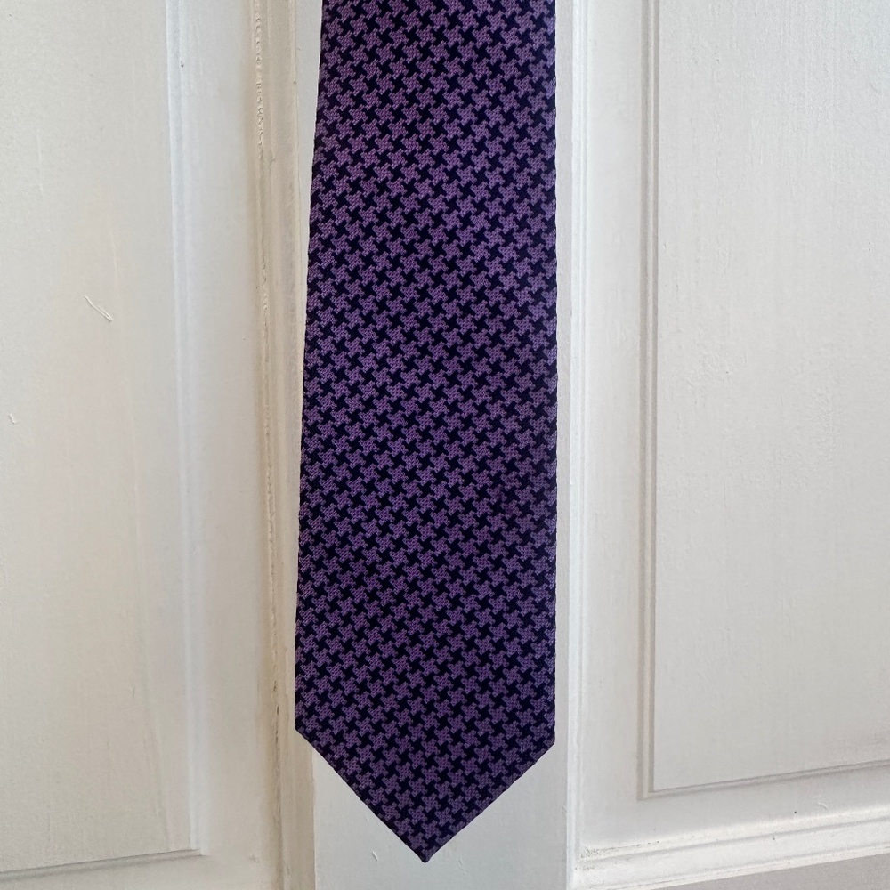Bloomingdales - Mens Neck Tie - Private Label - Modern 2.75" - Purple Silk